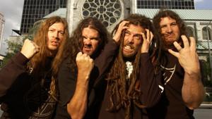 Six Feet Under - Double Dead