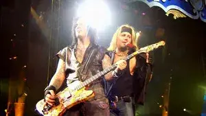 Mötley Crüe | Carnival of Sins